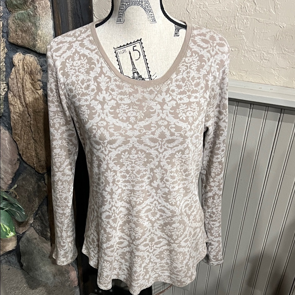 Chic Beige Patterned Long Sleeve Top - image 1